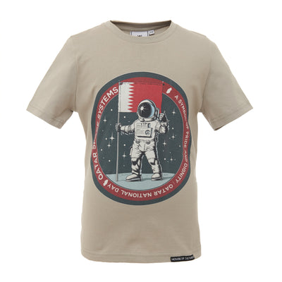 Qatari Man on the moon T-shirt 19F-097